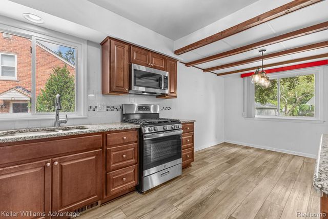 19994 Hunt Club Drive, Harper Woods, MI 48225