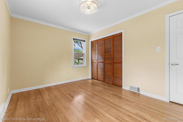 19994 Hunt Club Drive, Harper Woods, MI 48225