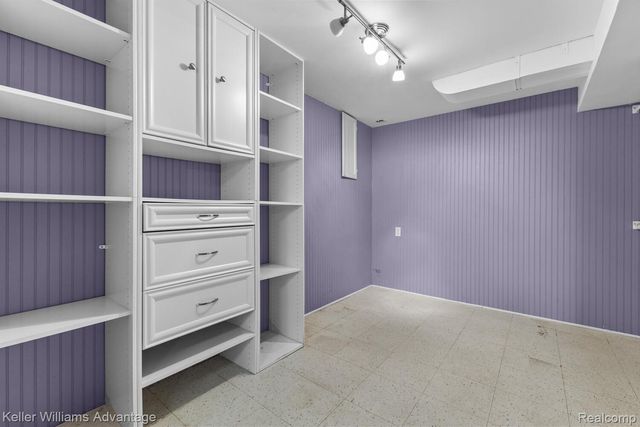 19994 Hunt Club Drive, Harper Woods, MI 48225