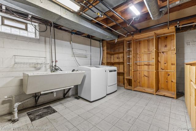 19994 Hunt Club Drive, Harper Woods, MI 48225