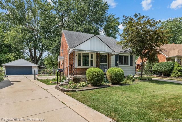19994 Hunt Club Drive, Harper Woods, MI 48225