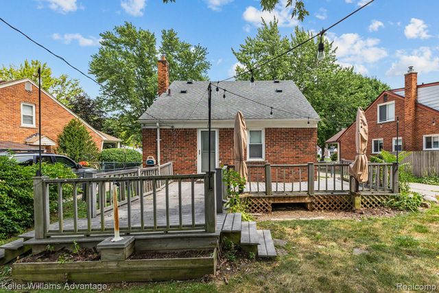 19994 Hunt Club Drive, Harper Woods, MI 48225