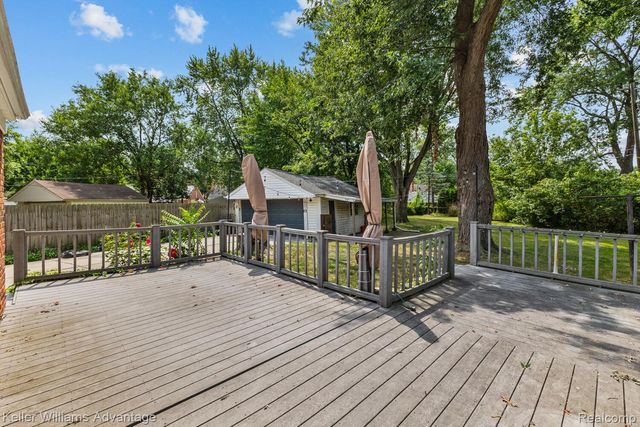 19994 Hunt Club Drive, Harper Woods, MI 48225