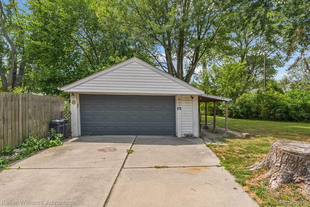19994 Hunt Club Drive, Harper Woods, MI 48225
