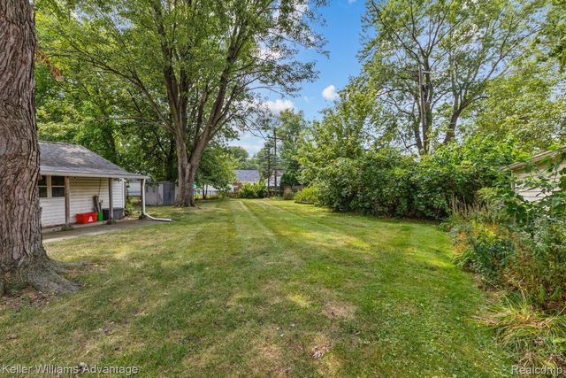 19994 Hunt Club Drive, Harper Woods, MI 48225