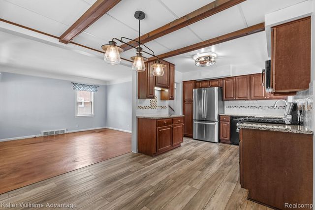 19994 Hunt Club Drive, Harper Woods, MI 48225