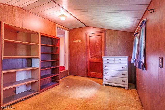 1603 Chestnut Grove Road, Salem, OH 44460