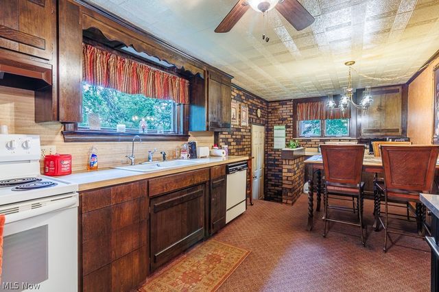 1603 Chestnut Grove Road, Salem, OH 44460