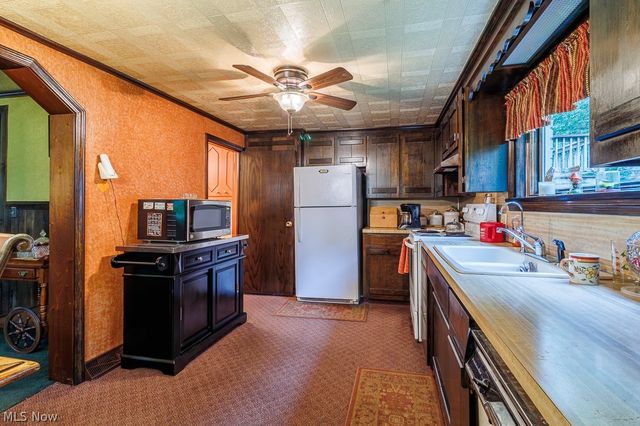 1603 Chestnut Grove Road, Salem, OH 44460