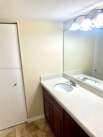 6601 SW 116th Ct 403, Miami, FL 33173