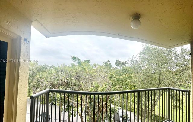 6601 SW 116th Ct 403, Miami, FL 33173