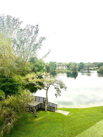 6601 SW 116th Ct 403, Miami, FL 33173