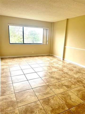 6601 SW 116th Ct 403, Miami, FL 33173