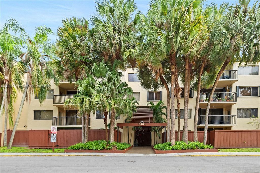 6601 SW 116th Ct 403, Miami, FL 33173
