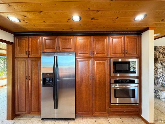 3774 Leal Dr, Lakeport, CA 95453