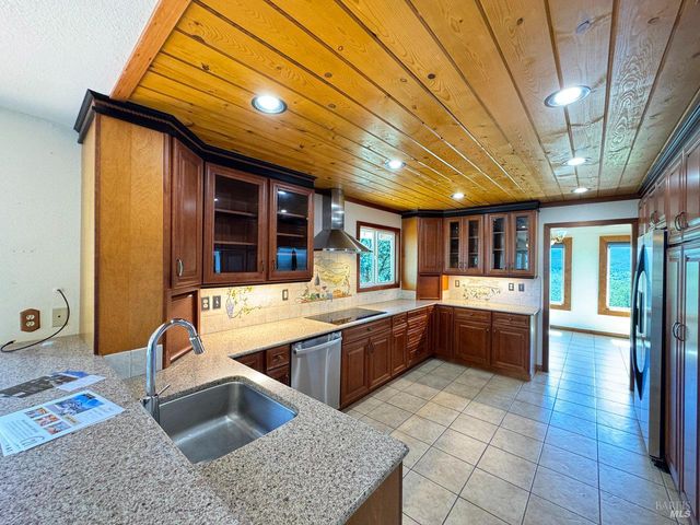 3774 Leal Dr, Lakeport, CA 95453
