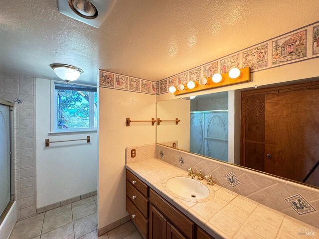 3774 Leal Dr, Lakeport, CA 95453