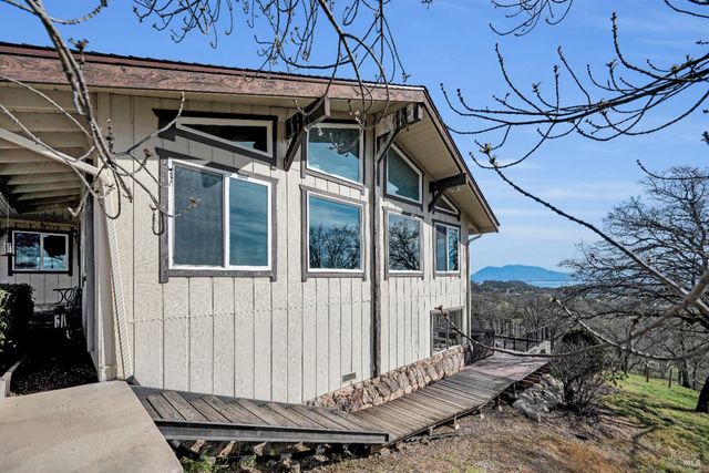 3774 Leal Dr, Lakeport, CA 95453