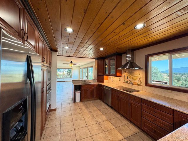3774 Leal Dr, Lakeport, CA 95453