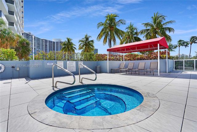 3625 N Country Club Drive 402, Aventura, FL 33180
