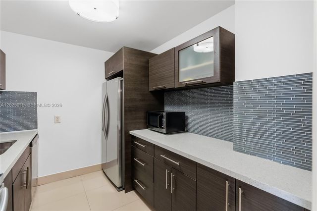 3625 N Country Club Drive 402, Aventura, FL 33180