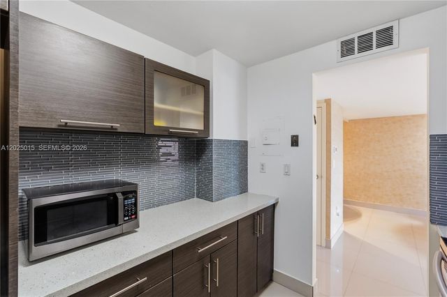 3625 N Country Club Drive 402, Aventura, FL 33180