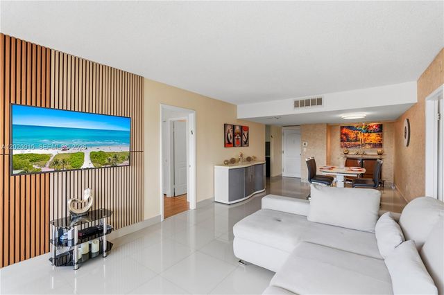 3625 N Country Club Drive 402, Aventura, FL 33180