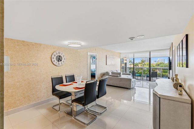 3625 N Country Club Drive 402, Aventura, FL 33180