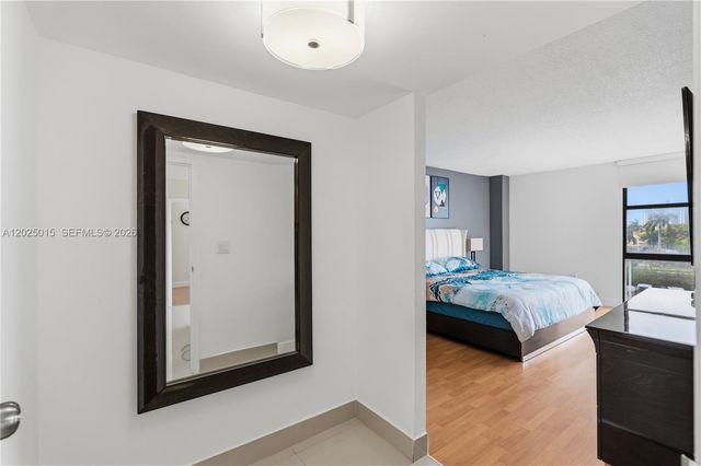 3625 N Country Club Drive 402, Aventura, FL 33180