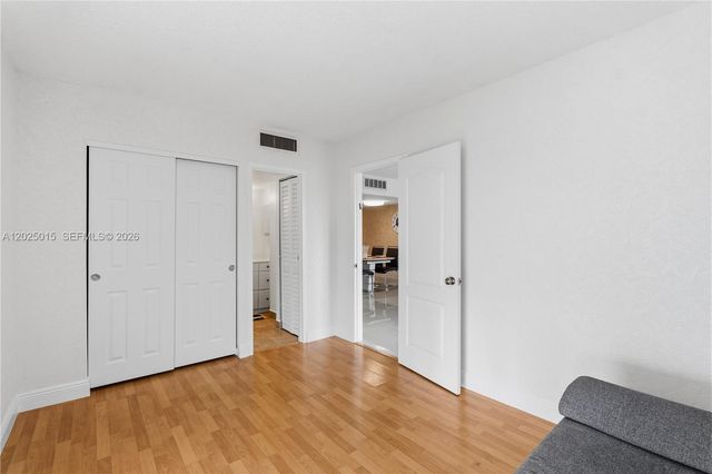 3625 N Country Club Drive 402, Aventura, FL 33180