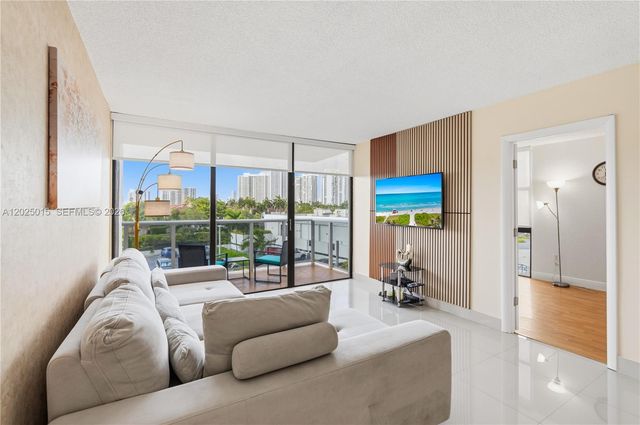 3625 N Country Club Drive 402, Aventura, FL 33180