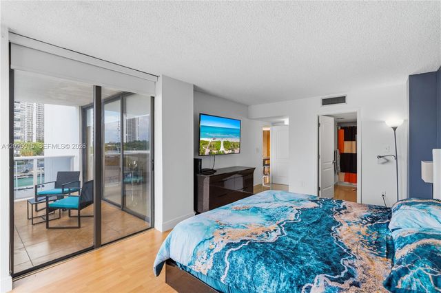 3625 N Country Club Drive 402, Aventura, FL 33180