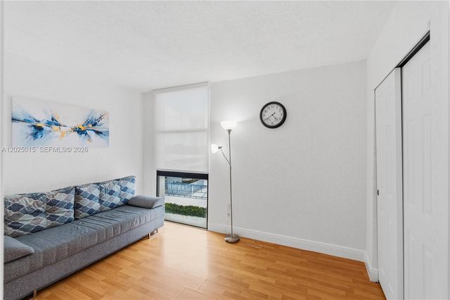 3625 N Country Club Drive 402, Aventura, FL 33180