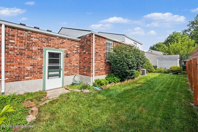 8617 Montrie Ct, Louisville, KY 40219