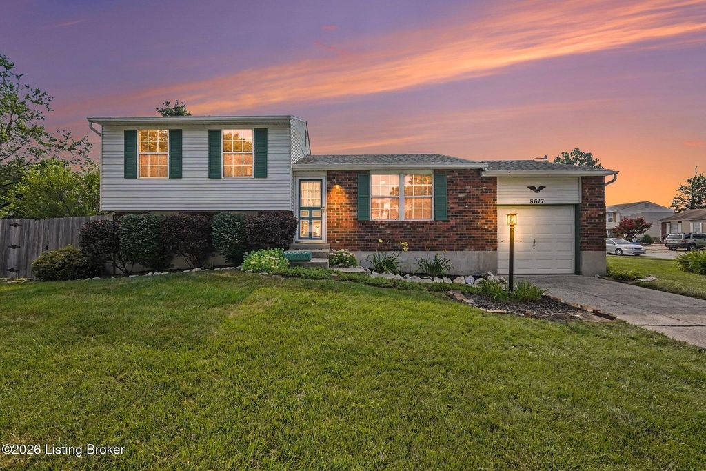 8617 Montrie Ct, Louisville, KY 40219