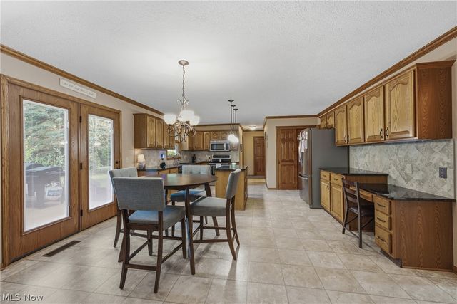 6224 Sandy Ridge Circle NW, North Canton, OH 44720