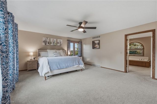 6224 Sandy Ridge Circle NW, North Canton, OH 44720