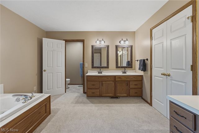 6224 Sandy Ridge Circle NW, North Canton, OH 44720