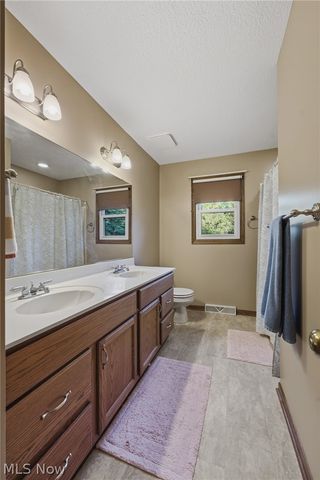 6224 Sandy Ridge Circle NW, North Canton, OH 44720