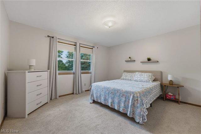 6224 Sandy Ridge Circle NW, North Canton, OH 44720