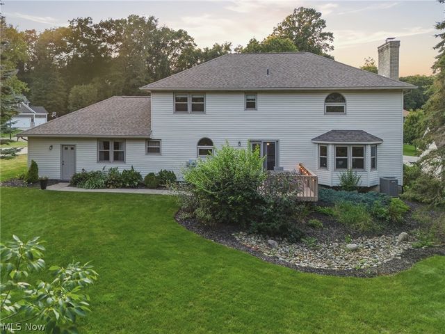 6224 Sandy Ridge Circle NW, North Canton, OH 44720