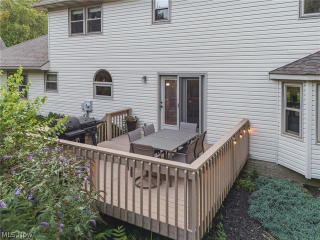6224 Sandy Ridge Circle NW, North Canton, OH 44720