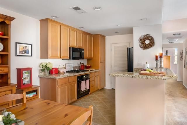 36 Via Sovana, Santee, CA 92071
