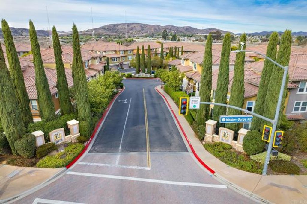 36 Via Sovana, Santee, CA 92071
