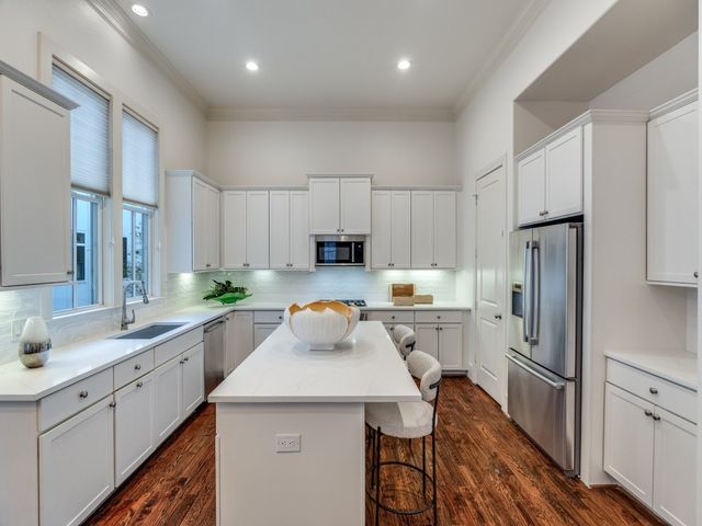 2114 Aylesport Drive, Dallas, TX 75201