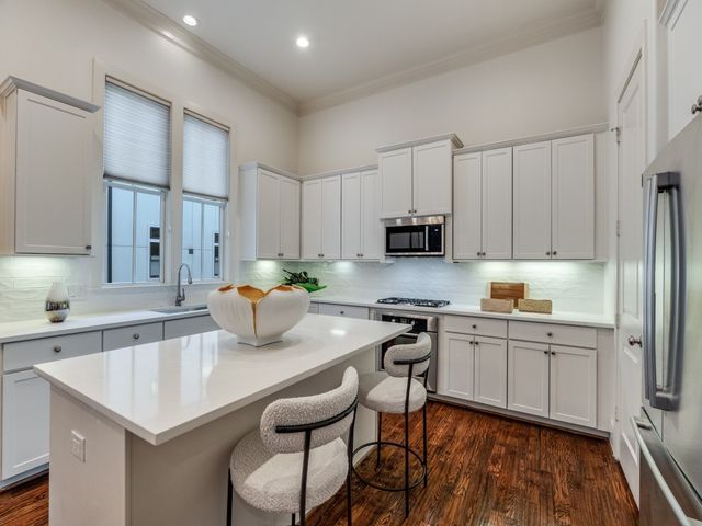 2114 Aylesport Drive, Dallas, TX 75201