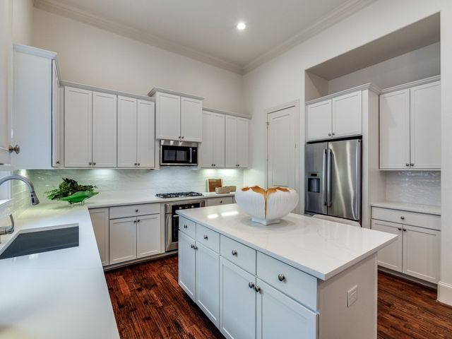 2114 Aylesport Drive, Dallas, TX 75201