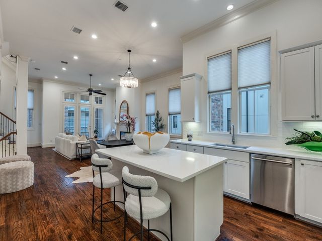 2114 Aylesport Drive, Dallas, TX 75201