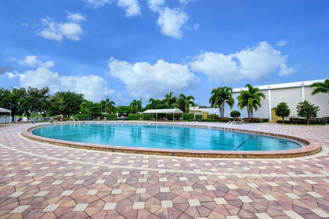 262 Sussex M, West Palm Beach, FL 33417