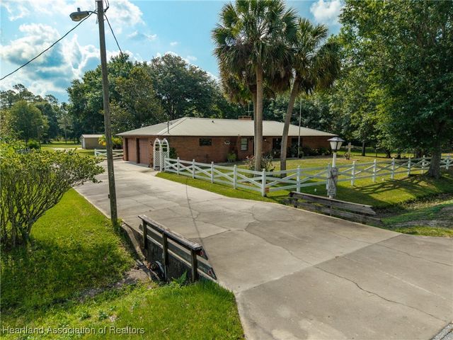 1900 N Riverdale Road, Avon Park, FL 33825